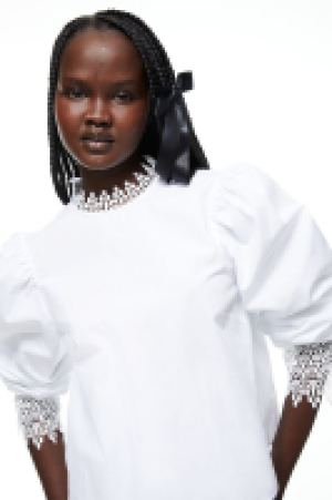 Popelinebluse mit Spitzenbesatz CHF 21.95