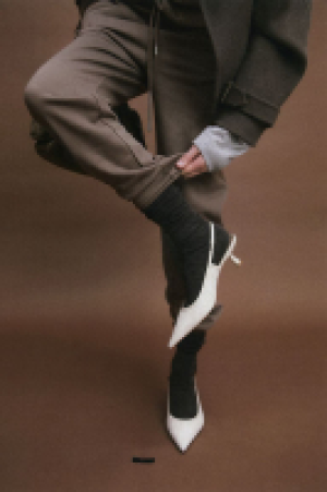 Slingpumps mit Struktur
