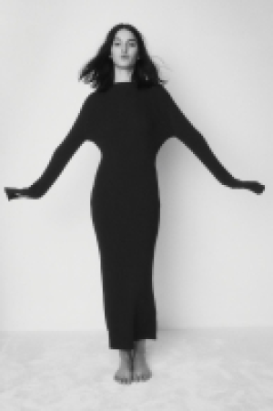 HM  Langes Kleid in Rippenstrick