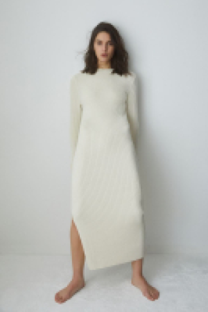 Langes Kleid in Rippenstrick CHF 69.95