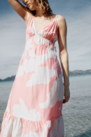 Maxikleid mit Tunnelzügen