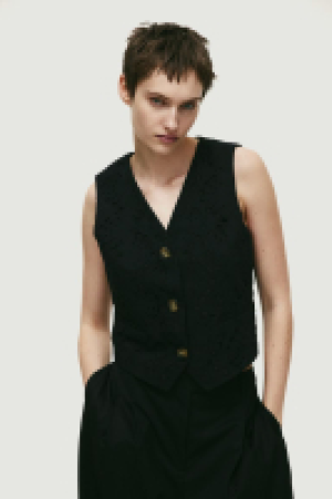 HM  Gilet mit Broderie Anglaise
