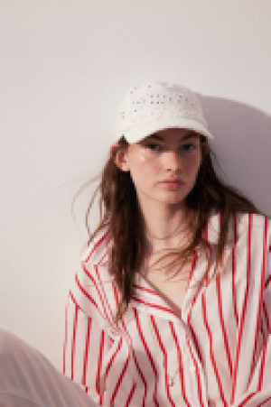HM  Cap mit Broderie Anglaise