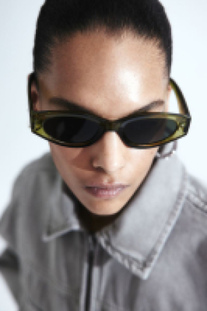 Ovale Sonnenbrille CHF 14.95