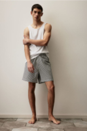 Schlaftop und Shorts