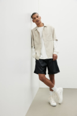 Beschichtete Shorts in Relaxed Fit CHF 30.95