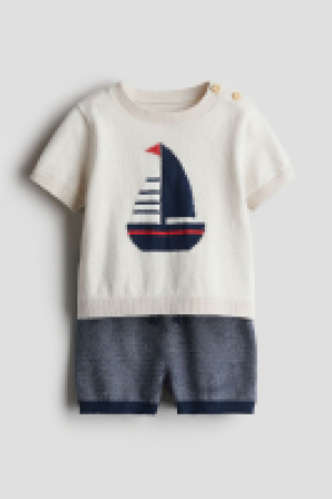 2-teiliges Set mit Shirt und Shorts in Strick