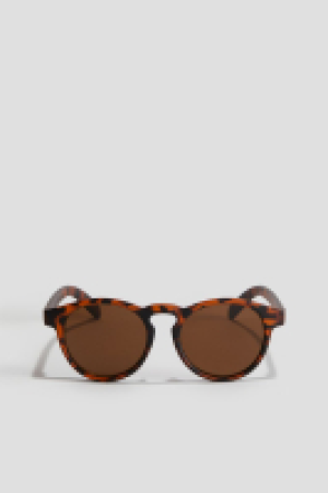 HM  Ovale Sonnenbrille