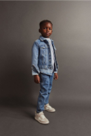 Relaxed Tapered Fit Jeans