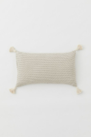 Kissenhülle mit Quasten CHF 24.95
